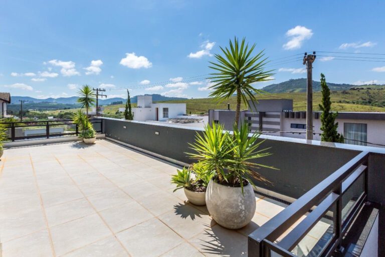 CASA EM FIGUEIRA GARDEN EM ATIBAIA PORTEIRA FECHADA - NLS IMÓVEIS